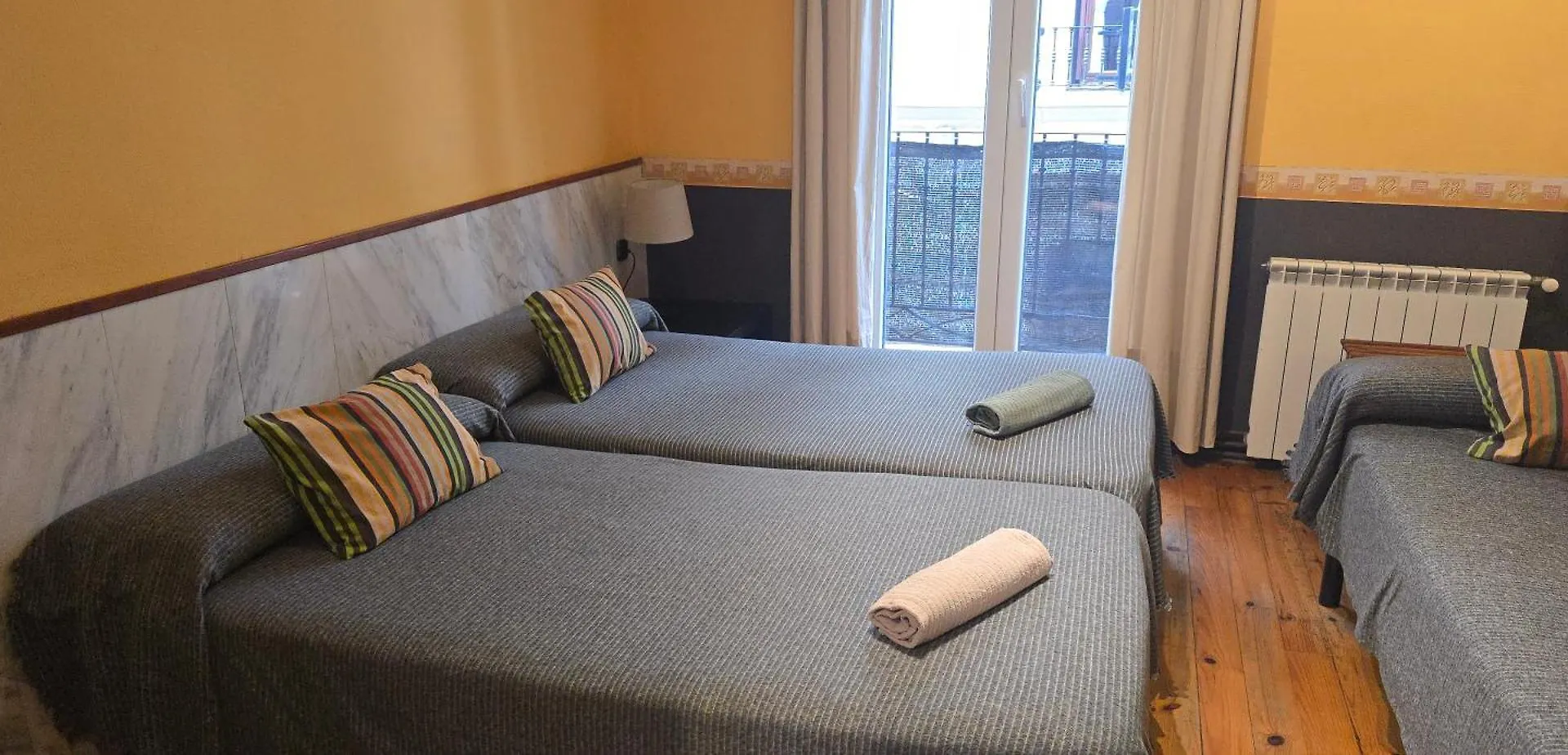 Pension Aries San Sebastian 0*,  Spain